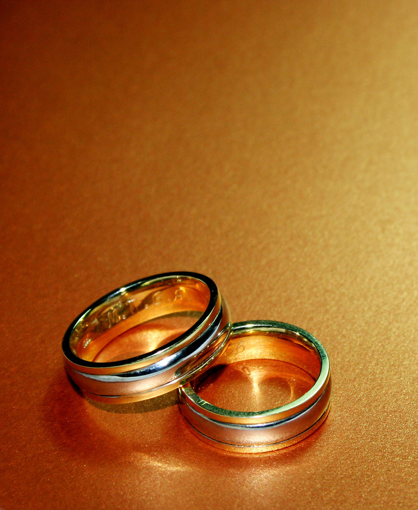 Wedding rings The rings are shining. Robo Android Flickr
