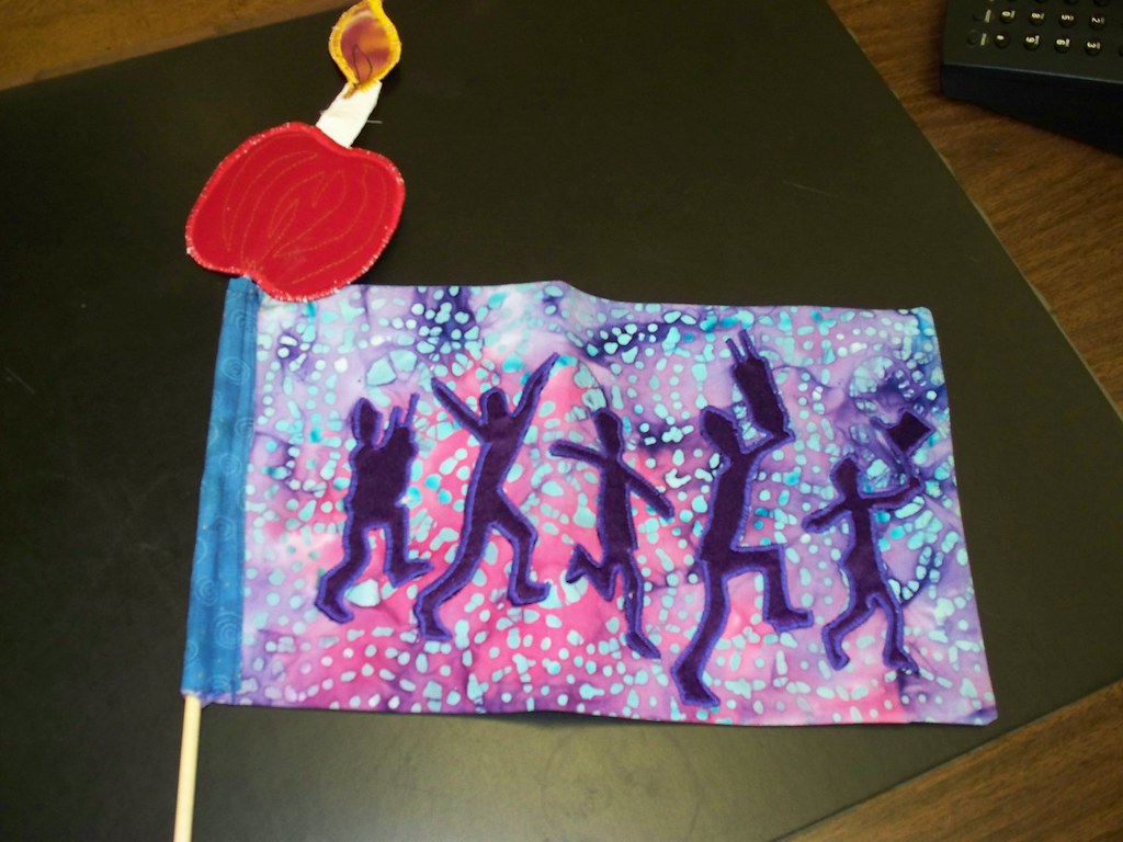 Simchat Torah flag front shiphrah99 Flickr