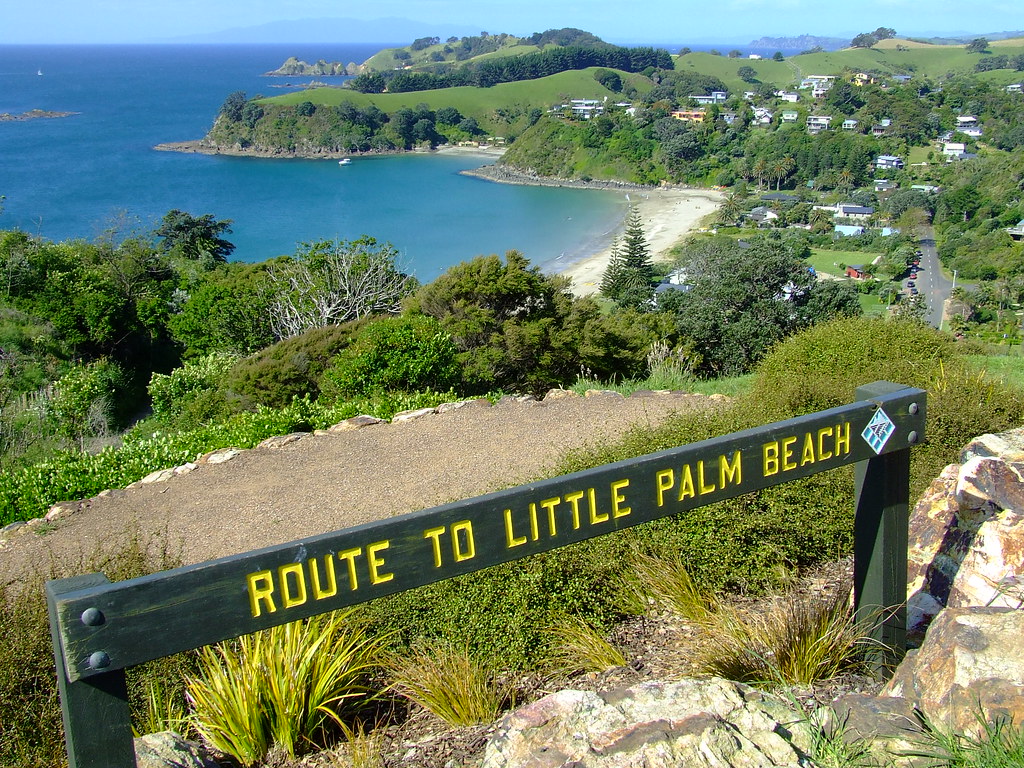 waiheke island, little palm beach Rob Flickr