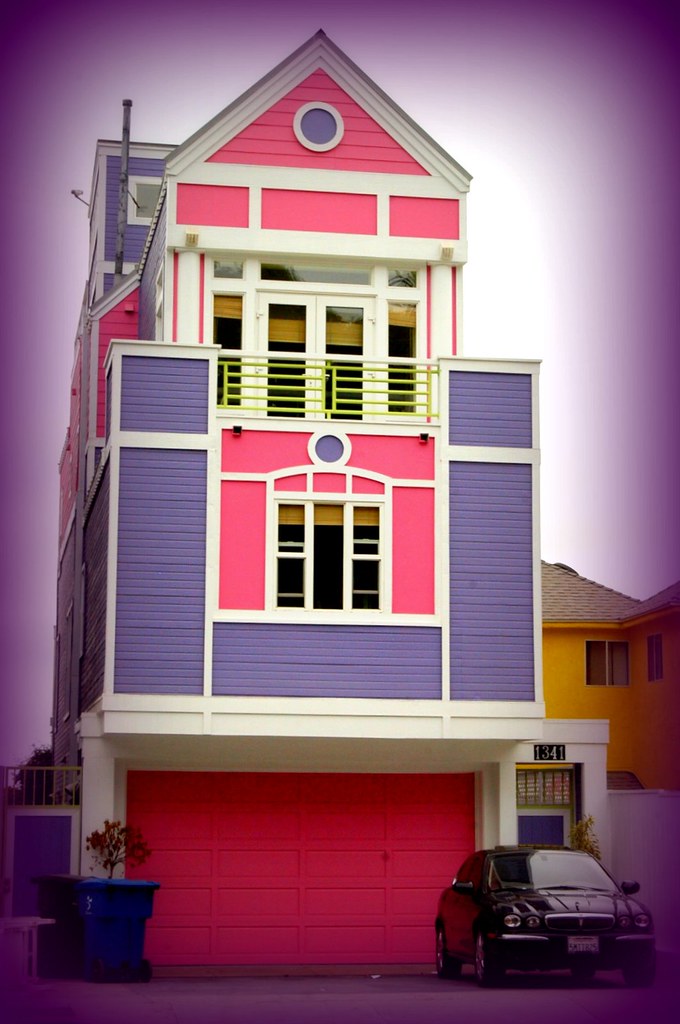 On the way to Malibu... A pink and purple house... this re… Flickr