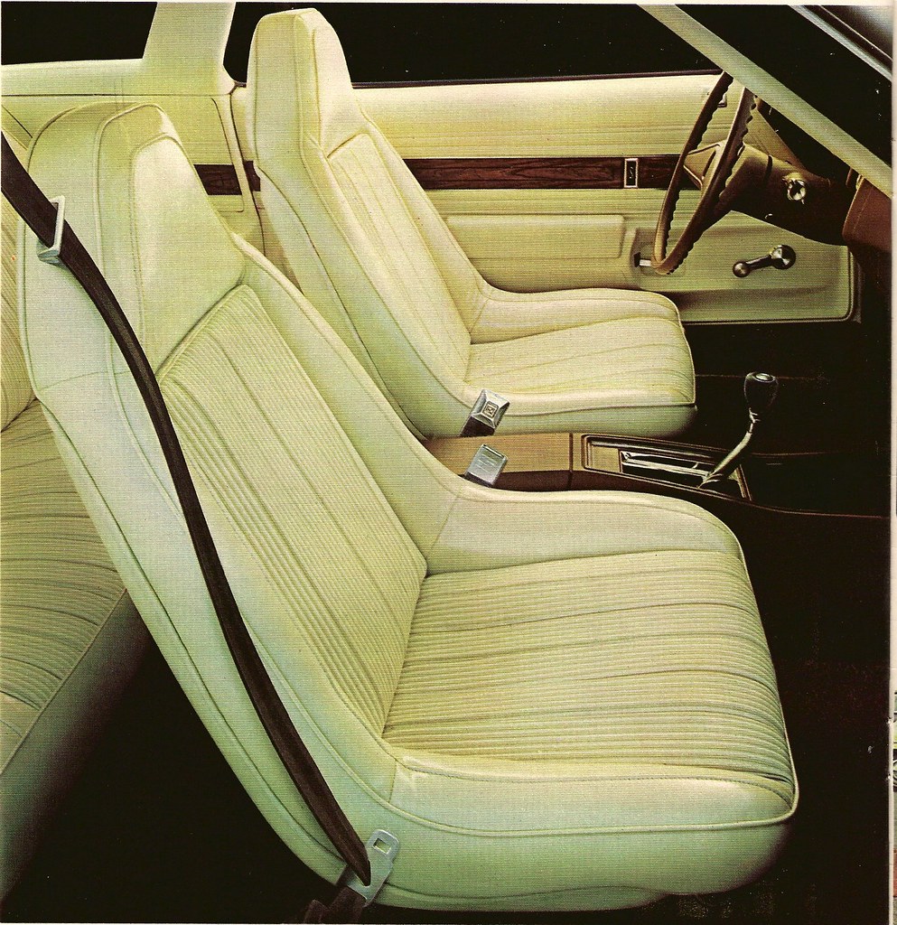 '74 Olds Cutlass S swivel bucket seat interior Swiveling S… Flickr