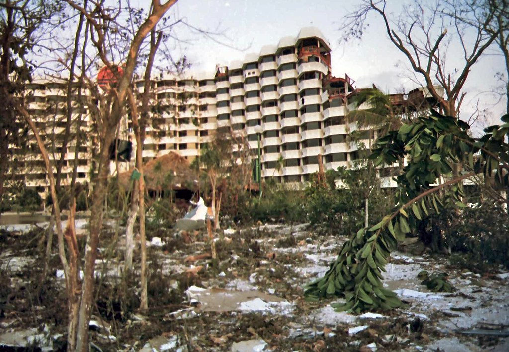 Hurricane gilbert_IMAGE0104 Hurricane Gilbert Cozumel Mexi… Flickr
