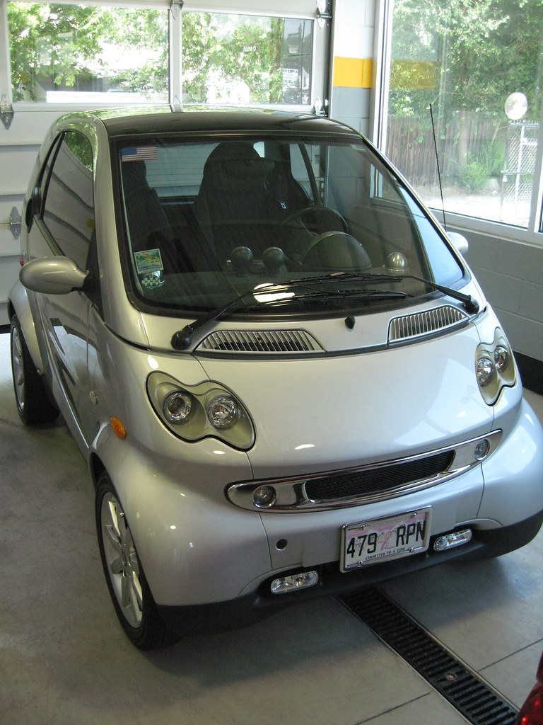 Front European version Smart Car at the Smart dealership i… Flickr