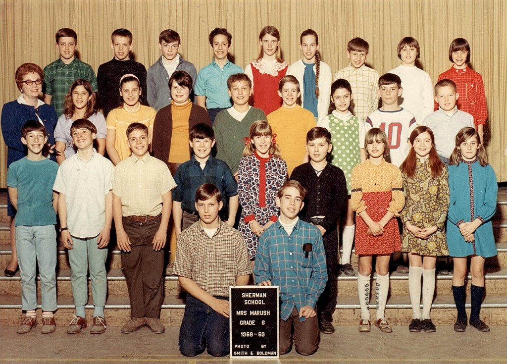 Retro Class Photo Ooooh the fashion... free to use! HA! Designs