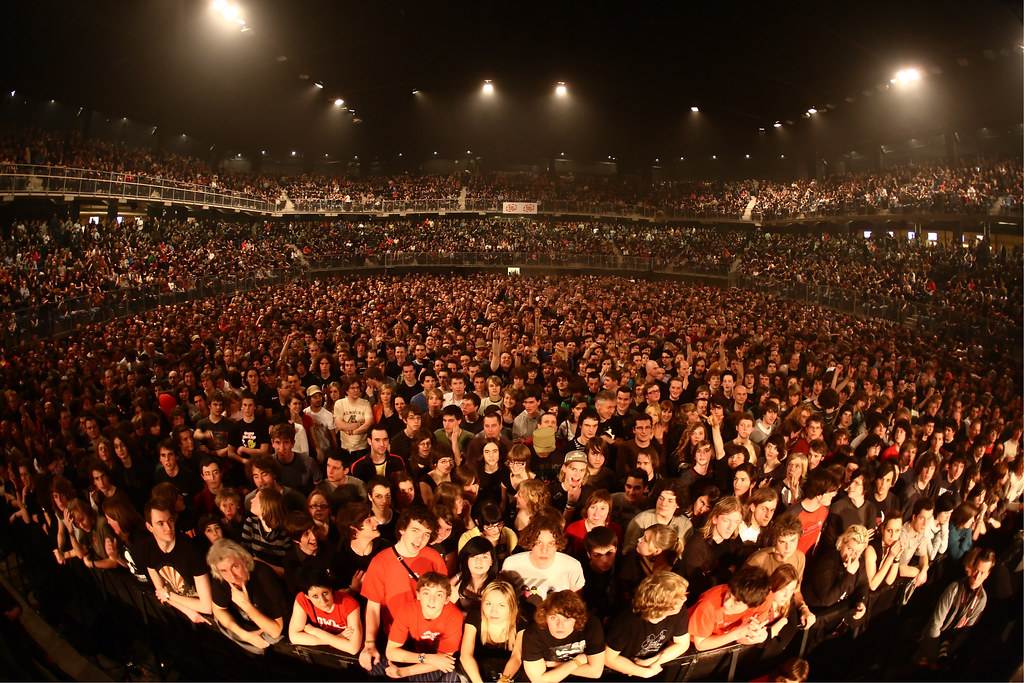 The largest QOTSA headline crowd to date 7300 people at Qu… Flickr