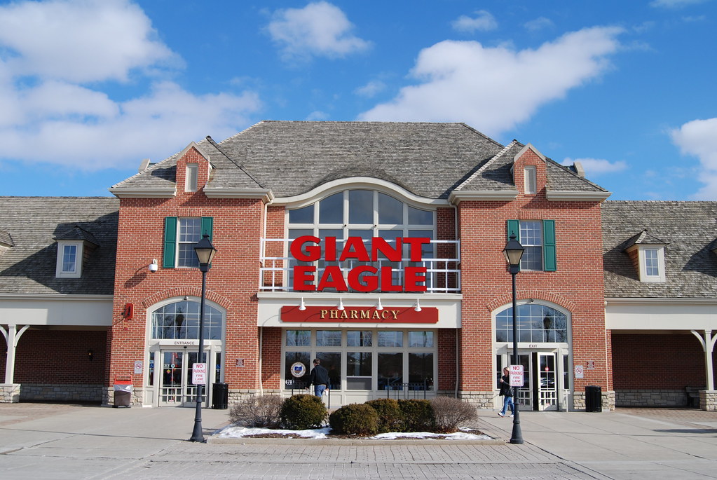 Giant Eagle Giant Eagle. Perimeter Loop Road. Dublin, Colu… Flickr