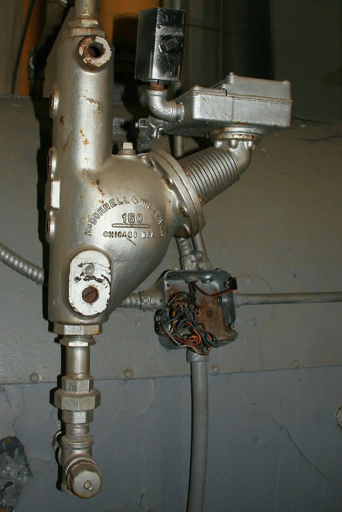 Low Water CutOff/Pump Controller valve Inside the boiler … Flickr