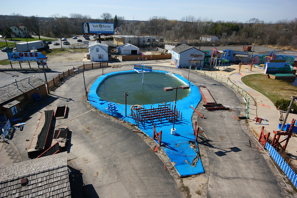Ozzi Water Park Demolished 20263 N Rand Rd Palatine IL Ill… Flickr