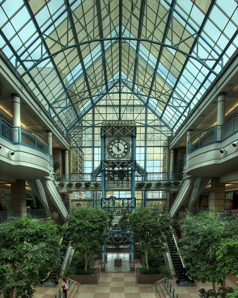 Portage Place Portage Avenue, Winnipeg, Manitoba (1987). Bryan