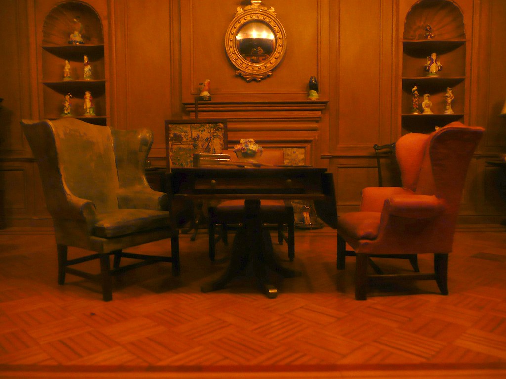 Dollhouse Library or Study There was a small gallery in th… Flickr