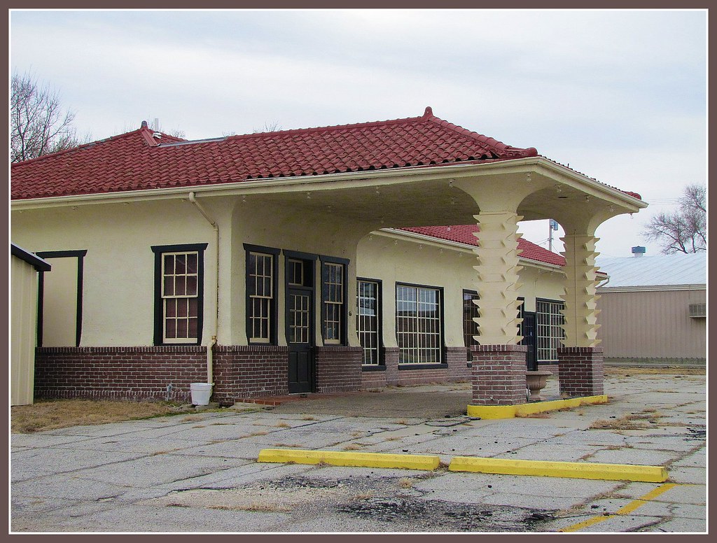 Great in its day This Belleville, Kansas gas station was a… Flickr