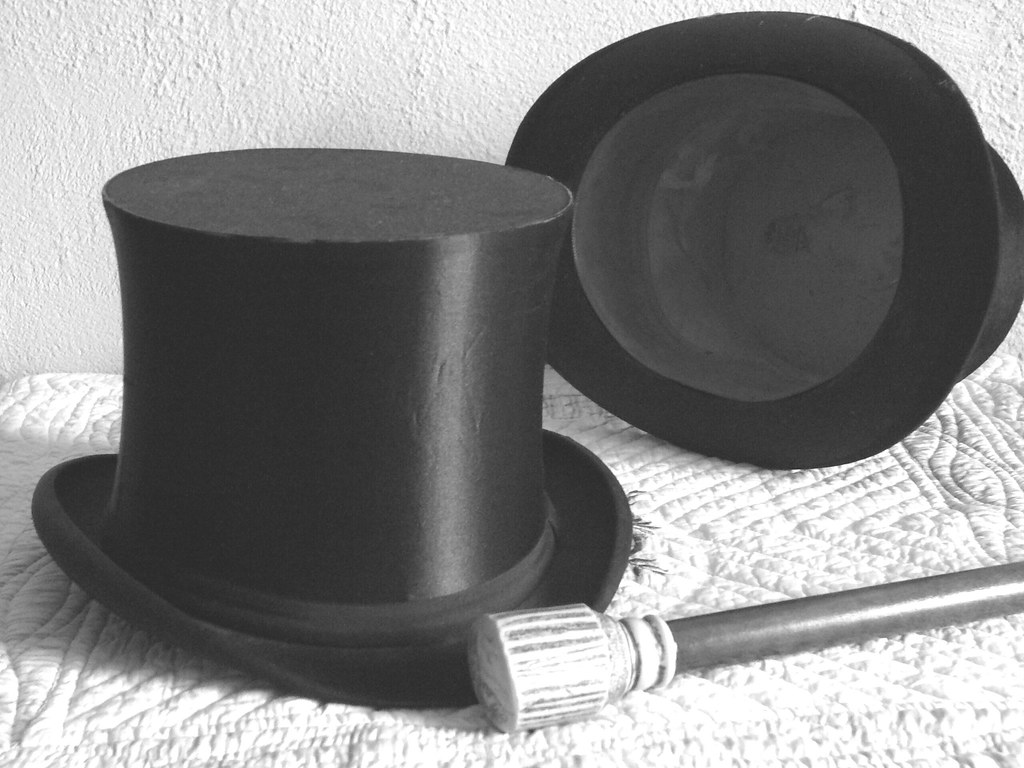 top(s) hats En français, l'adjectif s'accorde avec le nom … Flickr