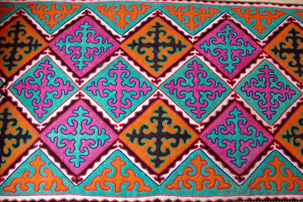 Traditional Kyrgyz shyrdak felt carpet Traditional Kyrgyzs… Flickr