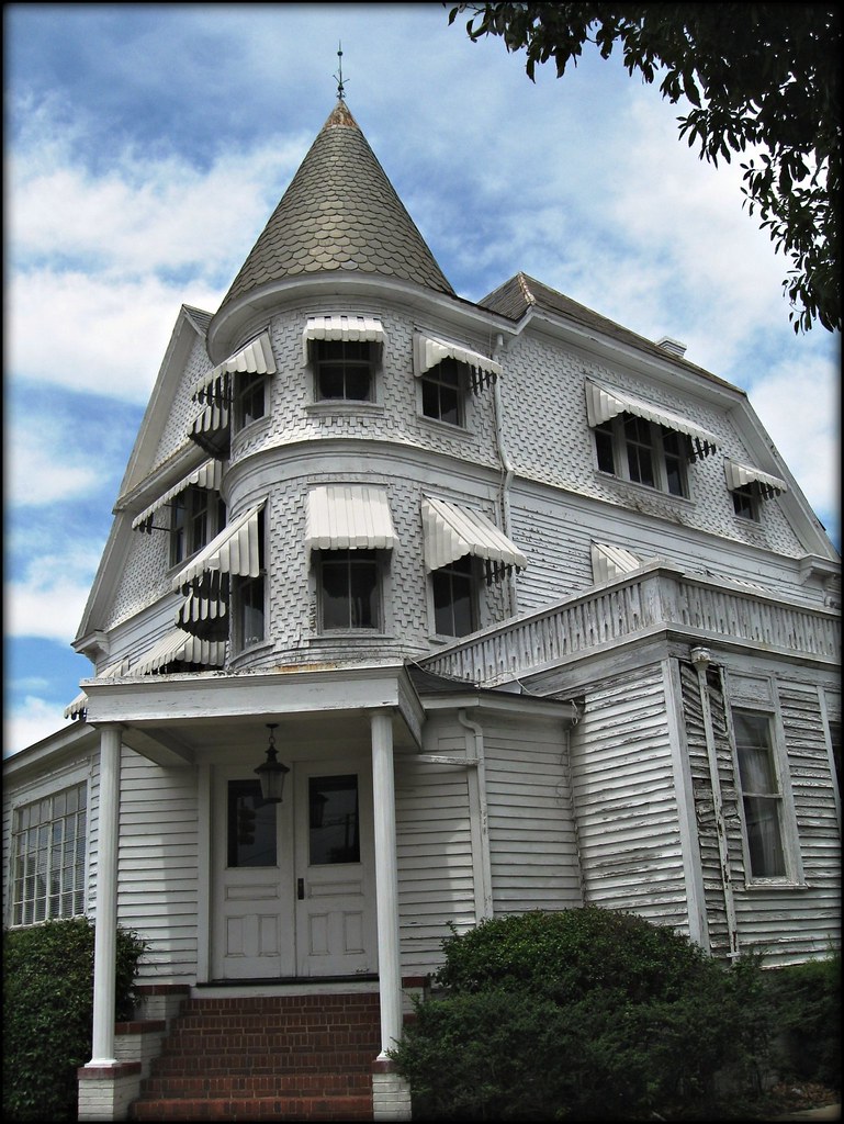 Aging beauty Former funeral home on Columbia's Gervais Str