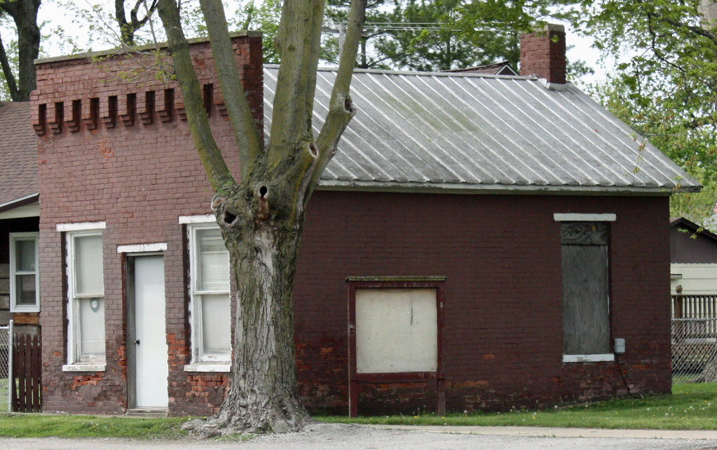 Mechanicsburg IL Old Building on W. Main St. This small … Flickr