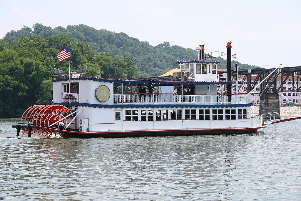IMG_2943 This is the Star of Knoxville; a river boat that … Flickr