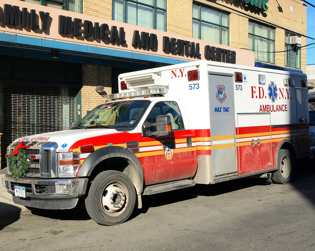 EMS17s FDNY EMS Haz Tac Ambulance Truck, High Bridge, Bron… Flickr