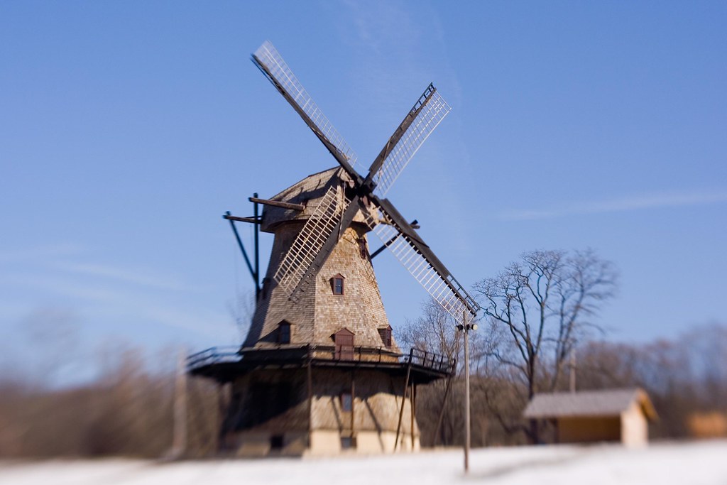 WindmillBatavia, IL The windmill in Batavia, Illinois. I … Flickr
