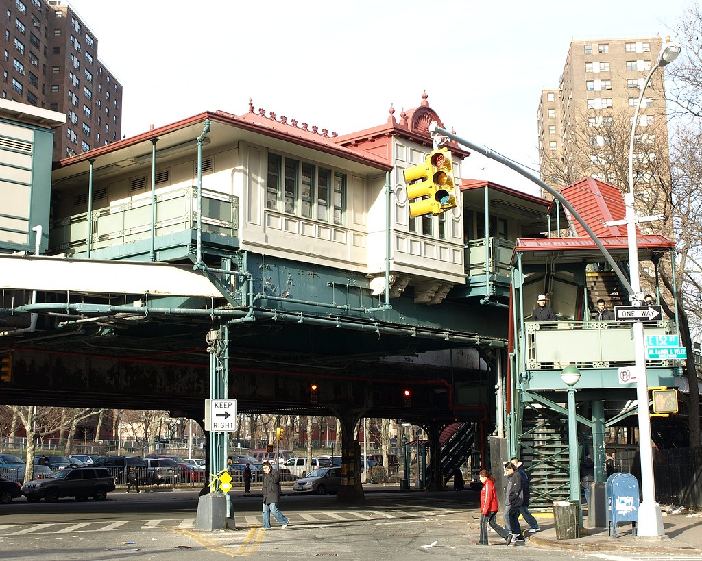 Jackson Avenue Subway Station, Mott Haven, Bronx, New York… Flickr