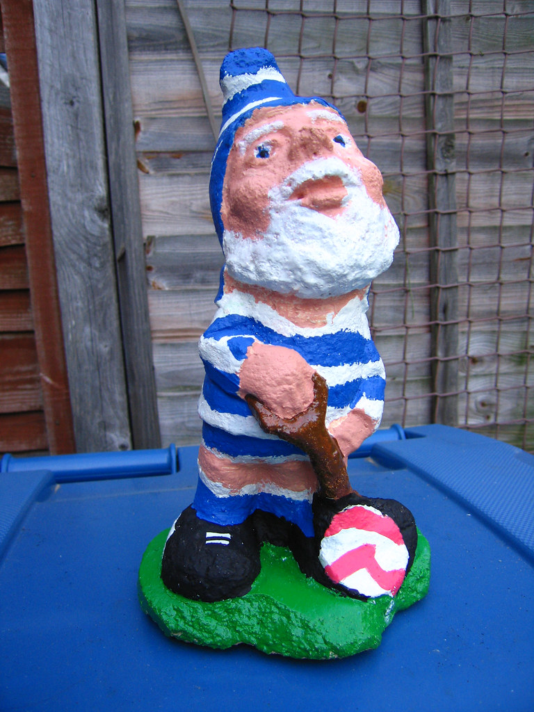 Reading FC Throwing Gnome When Yateleyart moved into his c… Flickr