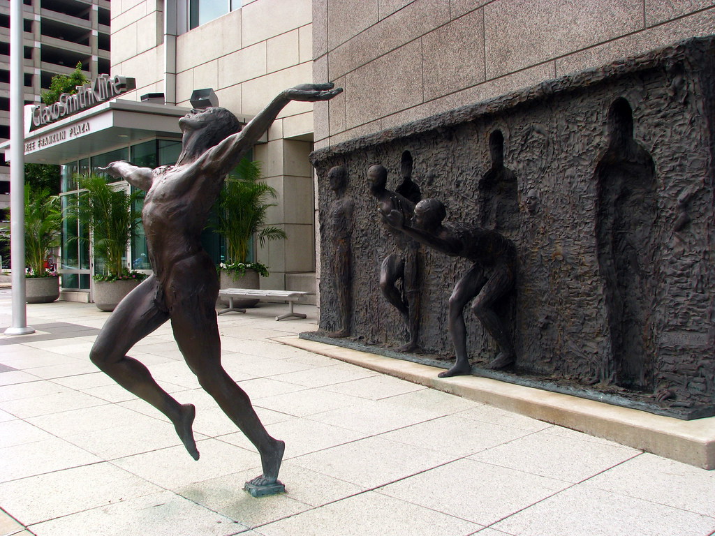 Freedom Freedom Zenos Frudakis 2000 16th and Vine Philadel… Flickr