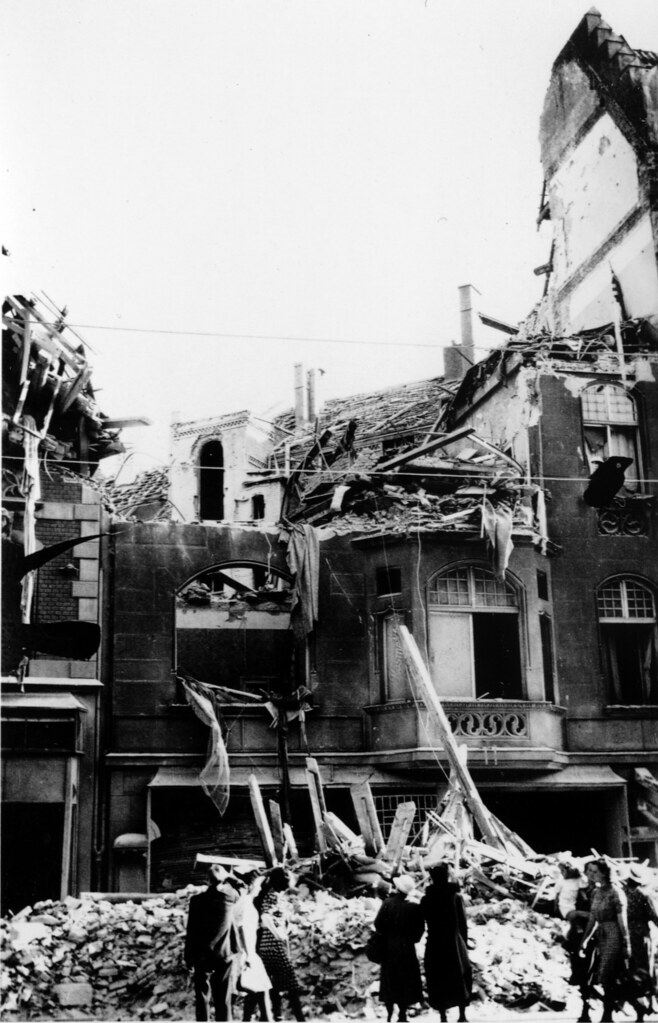 Düsseldorf WW2 11 Graf Adolf Str 1.8(?).42 Beechwood Photography