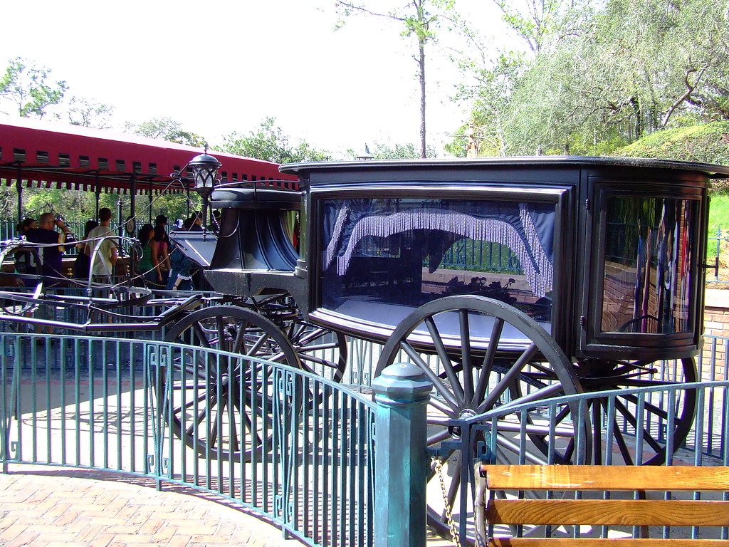 Haunted Mansion Hearse This Hearse outside the Haunted Man… Flickr