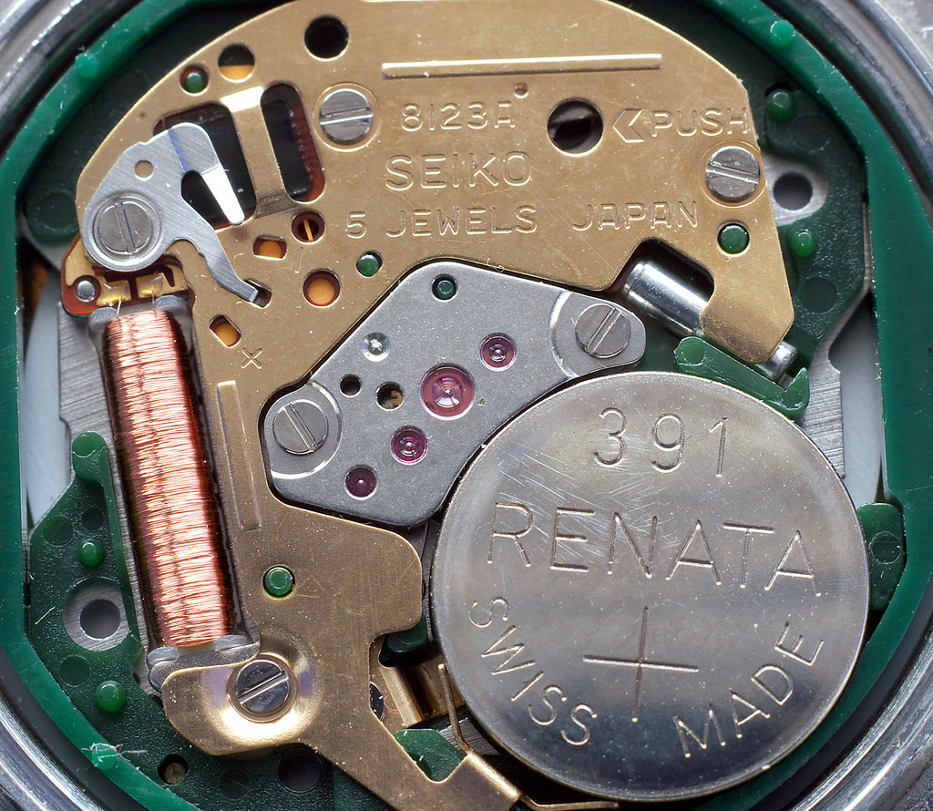 Five Jewels Seiko '5' quartz wristwatch movement (type 812… Flickr