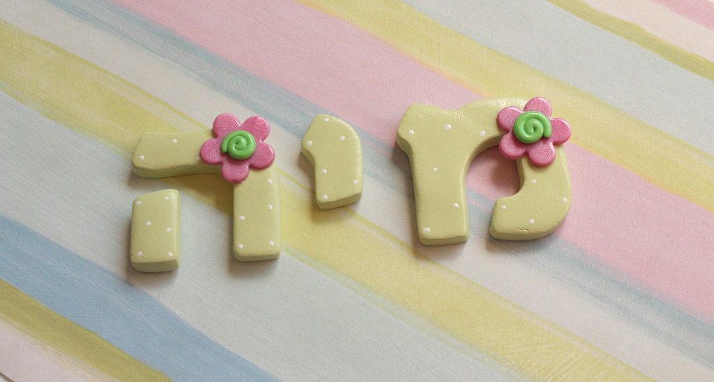 132/365 2010 Mia Hebrew letters The name Mia in Hebrew l… Flickr