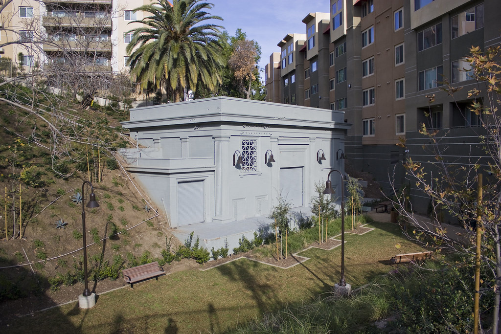 Belmont Tunnel This is the park for the Belmont Station Ap… Flickr