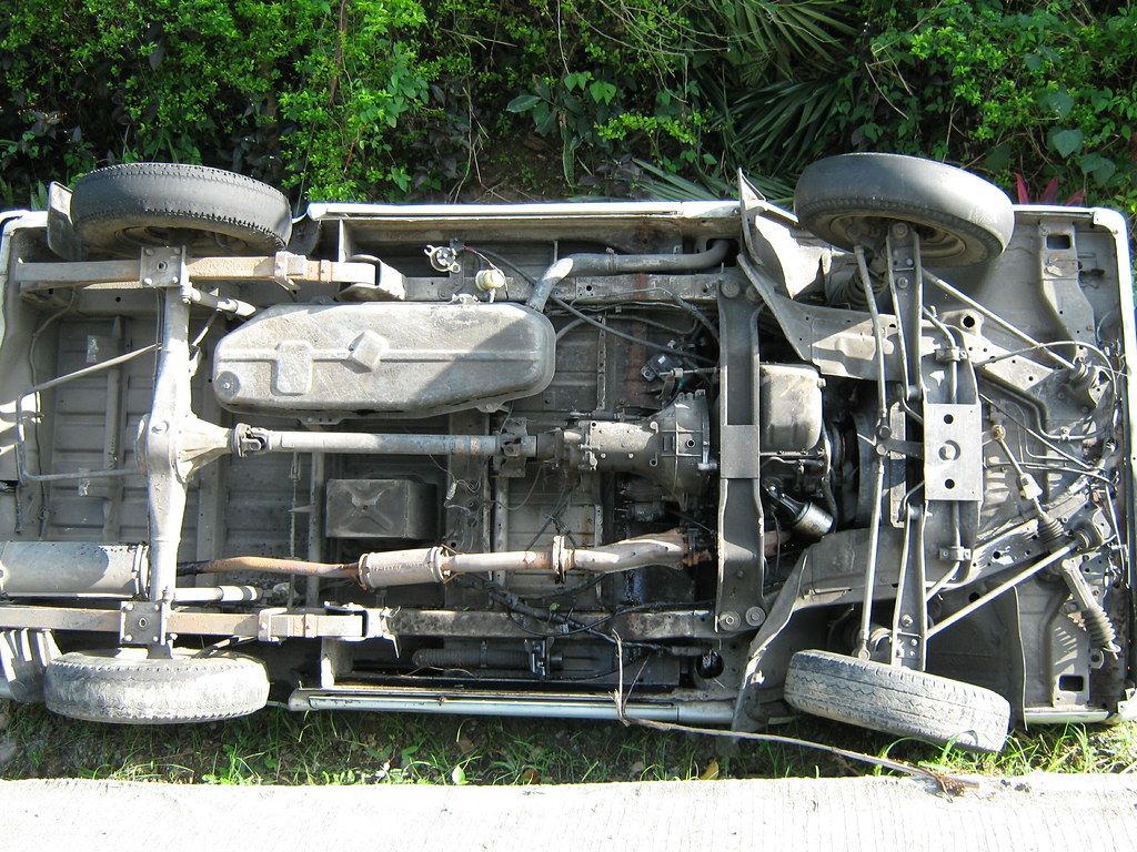 LYING Nice bottom view of a car. PINOY PHOTOGRAPHER Flickr