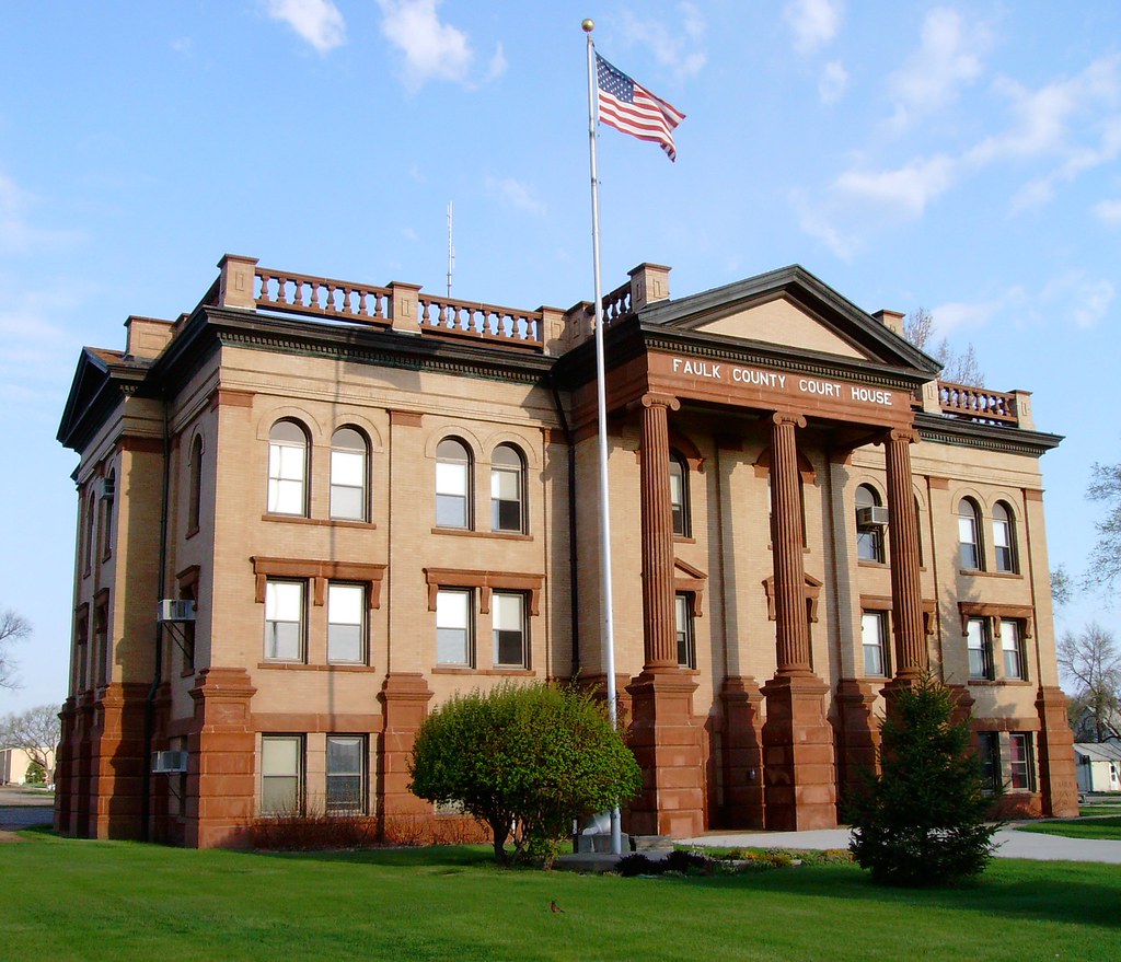 Faulk County Courthouse (Faulkton, South Dakota) This cour… Flickr