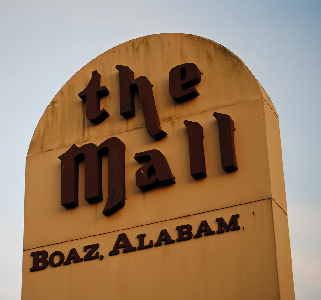 Boaz, Alabama May 12, 2010 41 Larry Miller Flickr