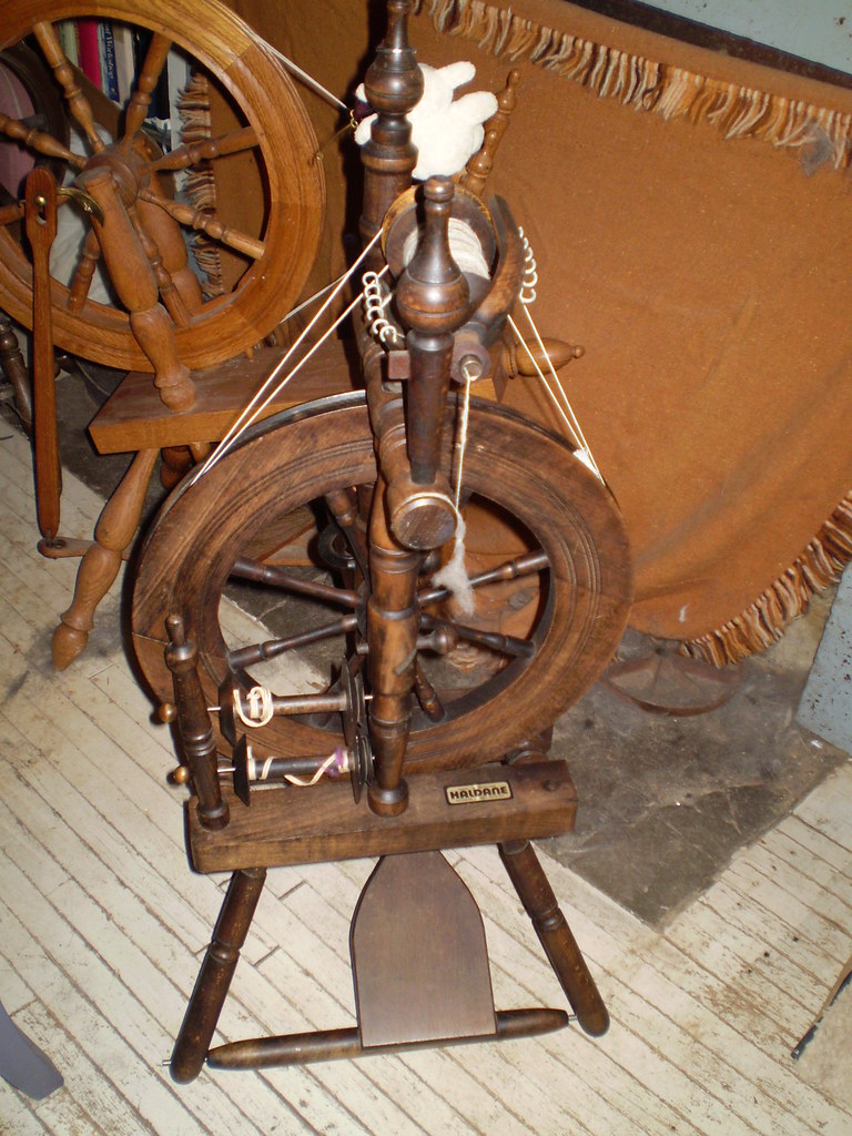 Haldane Spinning Wheel with the loyal Reeves wheel in the … Flickr