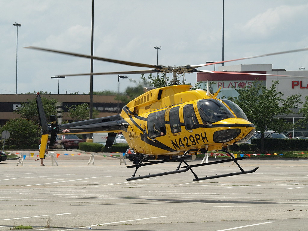 PHI Petroleum Helicopters Inc. Air Medical Group Bell 407 … Flickr