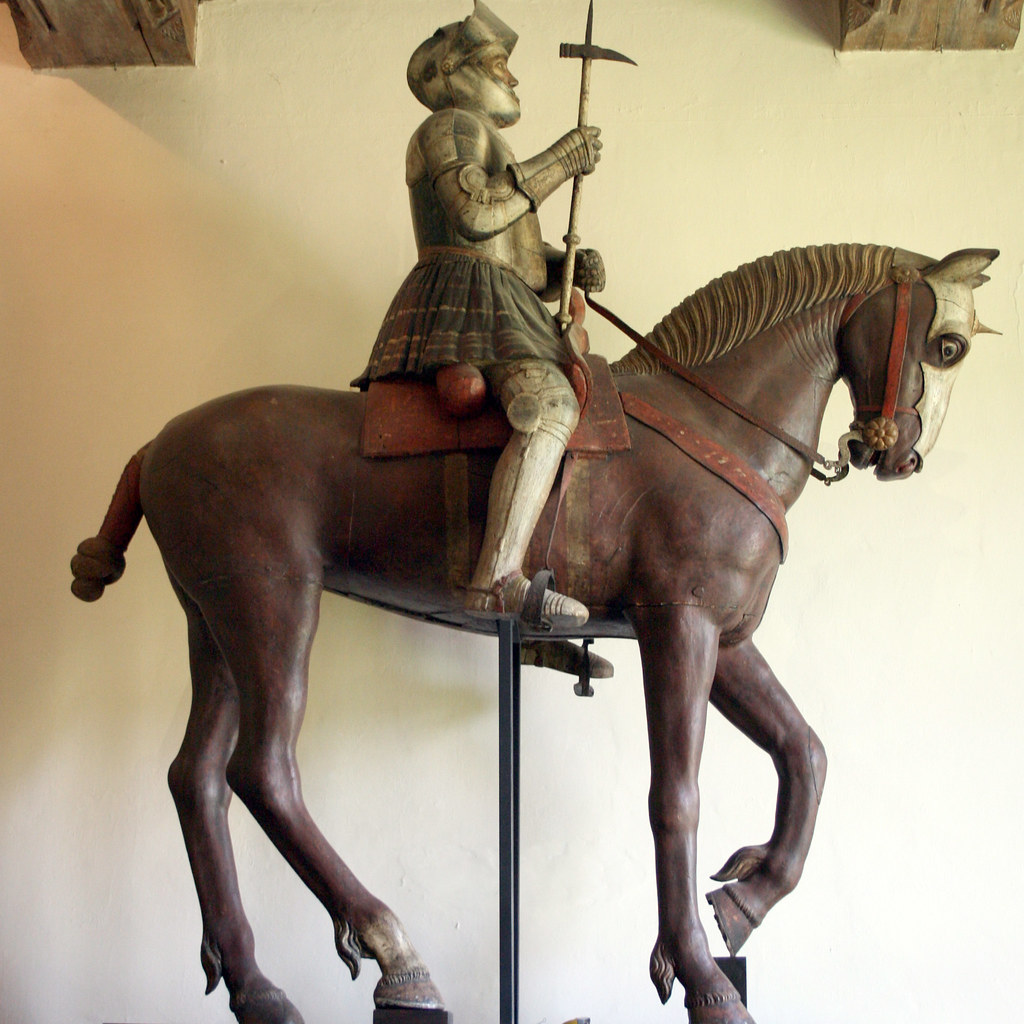 Horse Statue Wooden statue of knight in armour, Leeds Cast… John Rutter Flickr