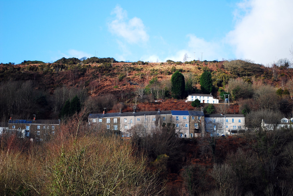 Houses in Panteg, Ystalyfera, Wales, UK Houses on the moun… Flickr