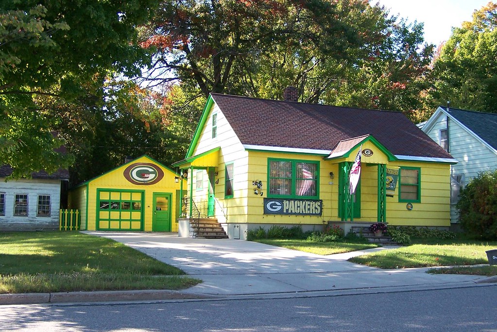 Green Bay Packer house Rhinelander,Wisc. castabigshadow Flickr