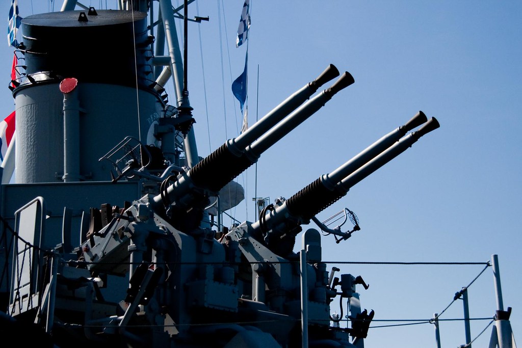 40mm AntiAircraft Guns "During World War II in the Pacifi… Flickr