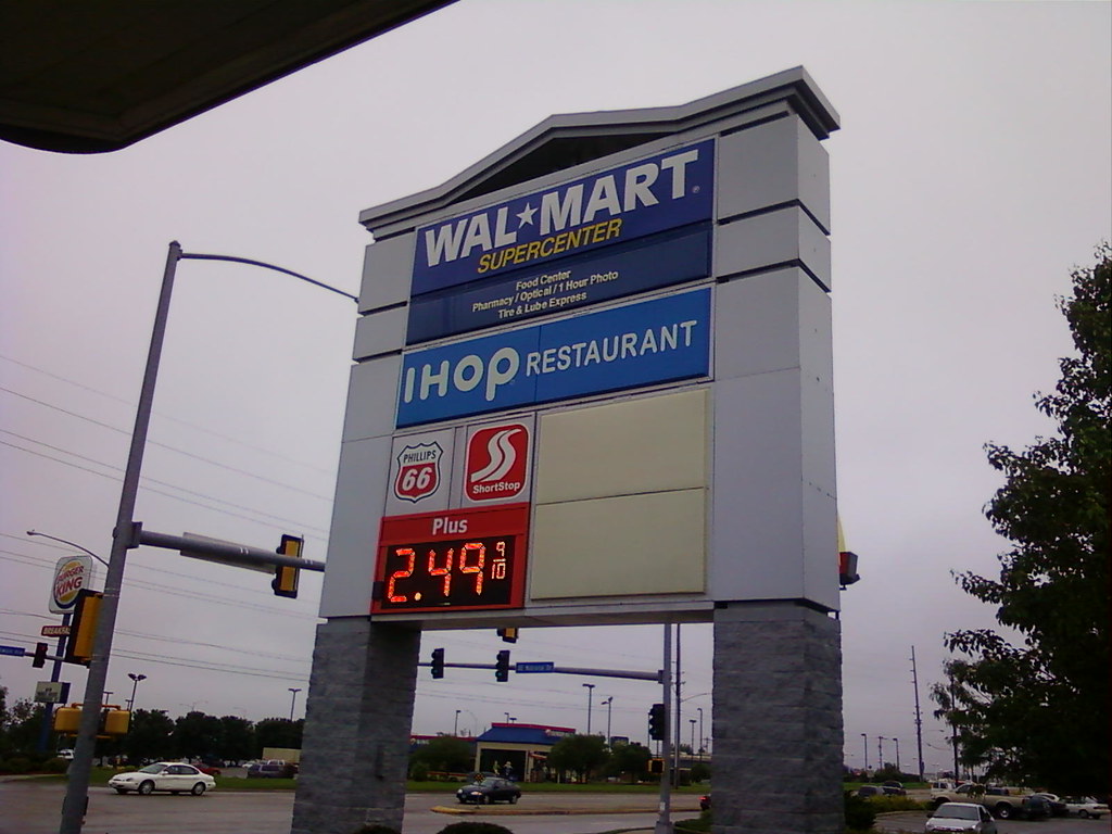 WalMart Ankeny, Iowa Delaware Ave. sign Three busines… Flickr