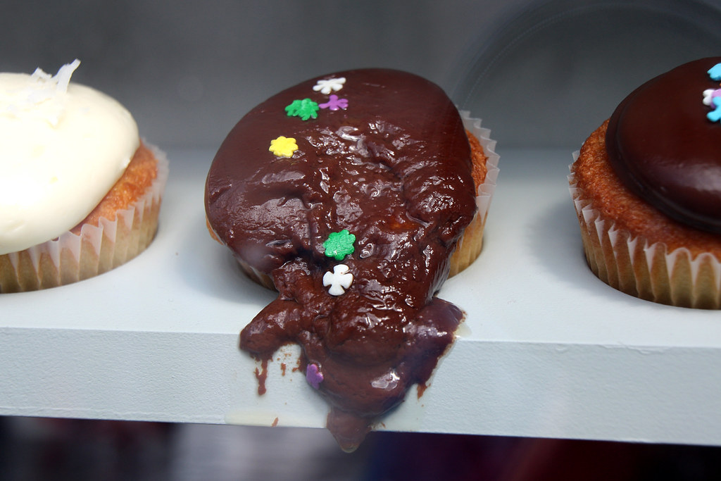Cupcake Fail Defective(?), melted cupcake in the window di… Flickr