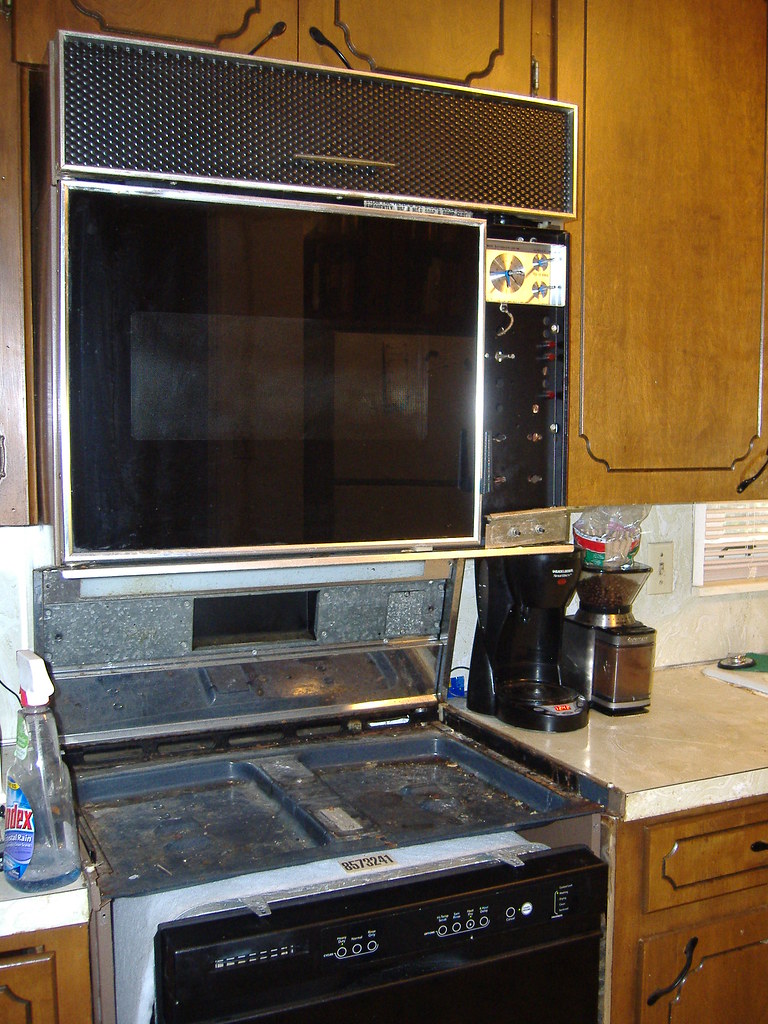 The Modern Maid (sans cooktop) dailydigests Flickr