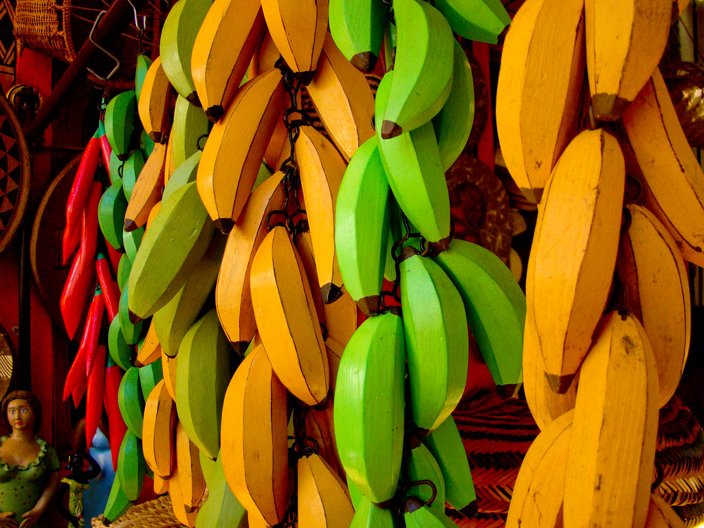 Colored Bananas Bananas de madeira multicoloridas de uma l… Flickr
