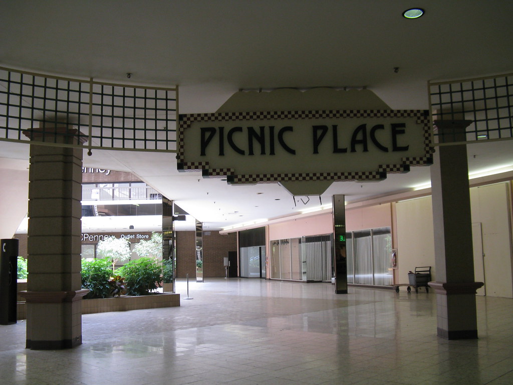 Rolling Acres Mall Picnic Place Food Court Rolling Acres… Flickr