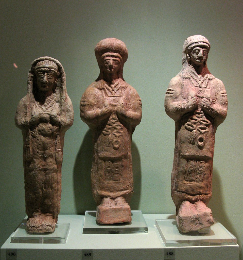 Female figurines Cycladic Art Museum, Athens, Greece. … Flickr