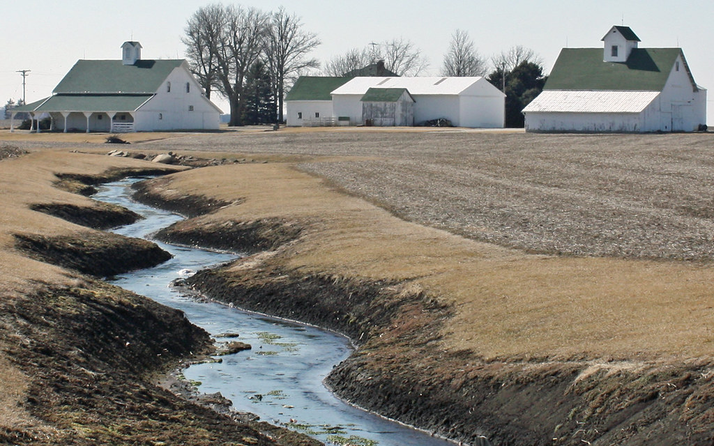 Ashland IL Farm scene at the north end of town A winding… Flickr