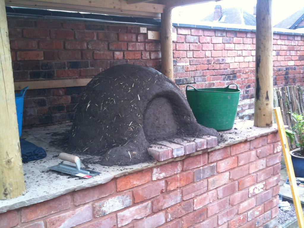 Home made clay oven We spent Sunday afternoon helping to b… Flickr
