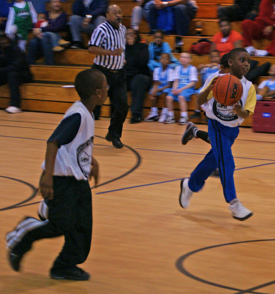 youth basketball 5 and 6yearolds play basketball at the… Flickr