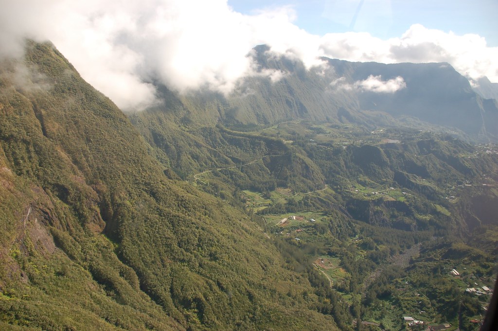 Tour de l'ile de la Réunion en hélicoptère avec Hélilagon … Flickr