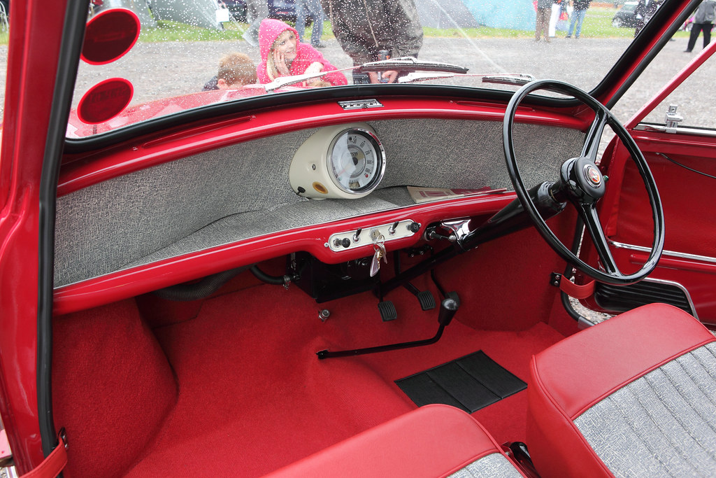 Morris MiniMinor, interior & dash, c1961 850cc straightf… Flickr